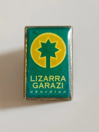 Antiguo lote de pins políticos izquierda abertzale