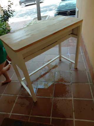 Consola recibidor con hueco para radiador.