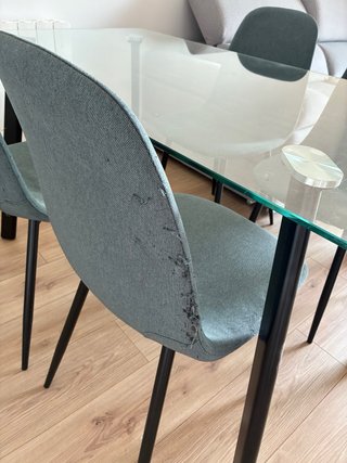 Mesa de comedor con 4 sillas