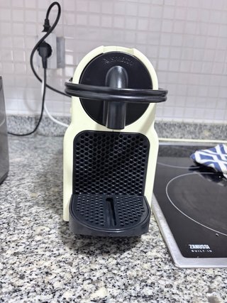 Cafetera Nespresso Inissia EN80 Crema