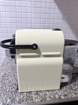 Cafetera Nespresso Inissia EN80 Crema