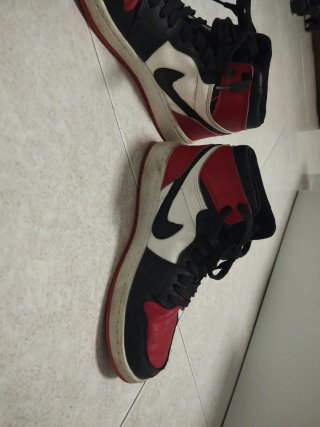 Zapatillas Nike Negras y Rojas