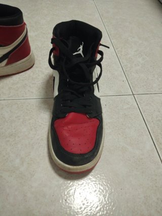 Zapatillas Nike Negras y Rojas