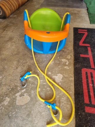 Columpio para bebé con cuerdas