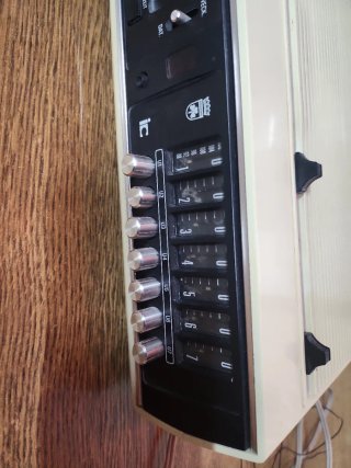 Radio despertador Grundig Sonoclock