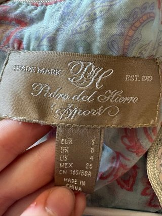 Blusa Pedro del Hierro estampada con lentejuelas