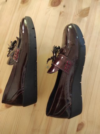 Zapatos Walk & Fly rojos charol