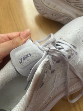 Asics Novablast 4 Morado/Blanco