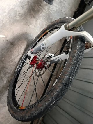 Bicicleta Eléctrica Lapierre de carbono con Motor.