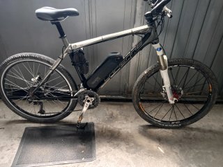Bicicleta Eléctrica Lapierre de carbono con Motor.