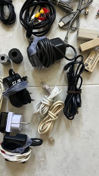 Lote Informática: Routers, Cables y Cargadores