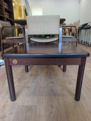 Mesa auxiliar vintage madera oscura marca AG