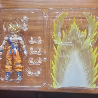 SH Figuarts Goku Super Saiyan Edición Exclusiva
