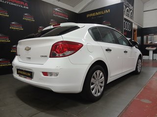 IMPECABLE Chevrolet Cruze 1.6I 2012