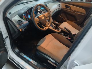 IMPECABLE Chevrolet Cruze 1.6I 2012