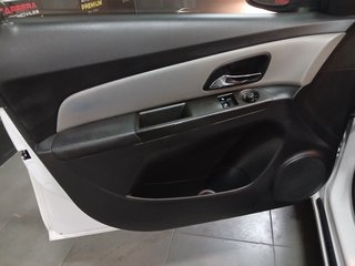 IMPECABLE Chevrolet Cruze 1.6I 2012