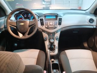 IMPECABLE Chevrolet Cruze 1.6I 2012