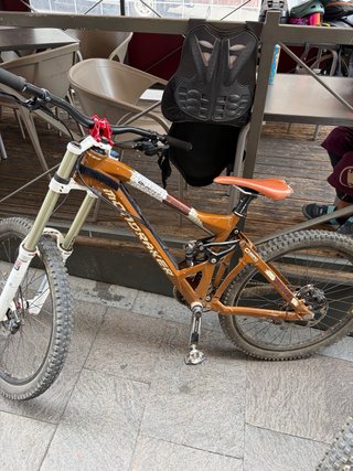 Bici DH Mondraker Durham 2012