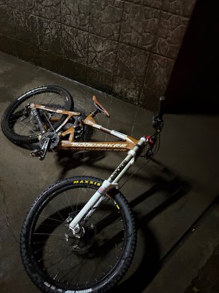 Bici DH Mondraker Durham 2012