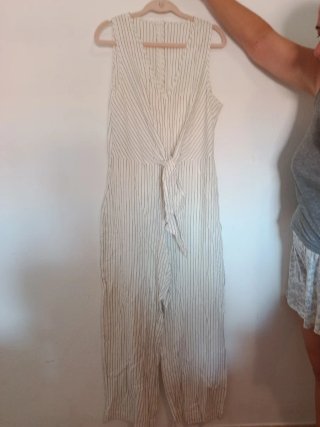 Mono blanco rayas verticales