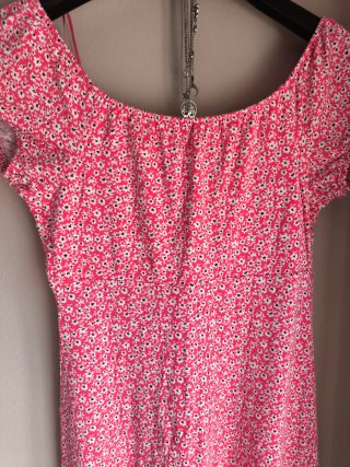 Vestido Bershka flores rosa Talla M