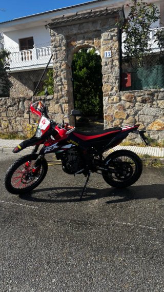 Aprilia Supermotard 125cc