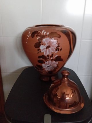 Jarrón de cerámica decorado