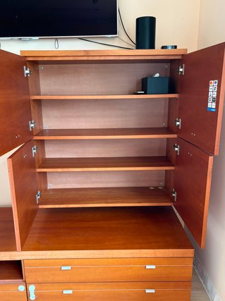 Mueble alto salón madera cerezo puertas