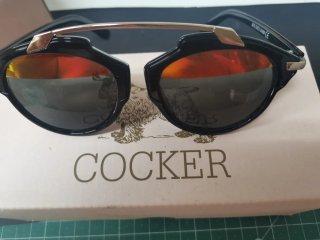 Gafas de sol mujer negras y doradas