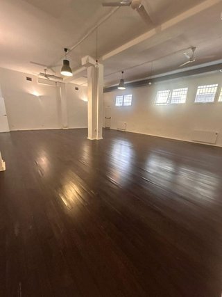 Local comercial en alquiler en Encarnación - Regina en Sevilla