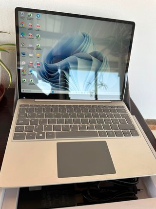 Microsoft Surface Laptop Go 2 Gris