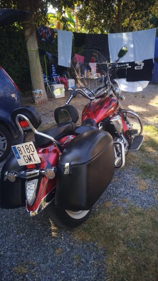 Moto Custom Cruiser Roja y Negra