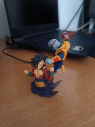 Figura Dragon Ball Z - Goku SSJ4