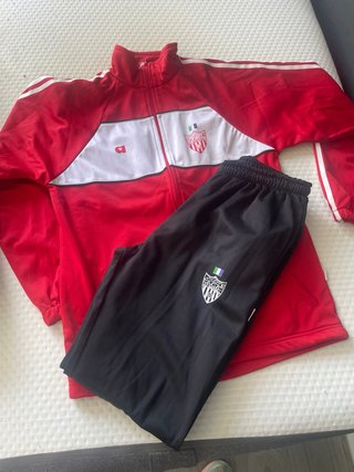 Chándal Paseo Martorell Rojo y Negro