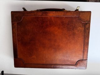 Maletín vintage El Corte Inglés de piel