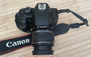 Canon EOS 1000D + objetivo 18-55 + flash Nissin
