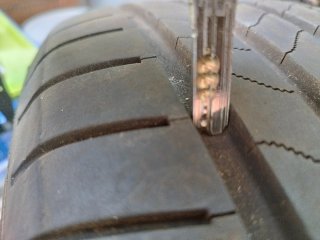 Rueda Bridgestone Turanza 215/55R17 98W