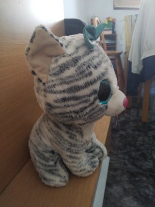 Peluche gato ojos grandes