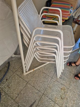 Conjunto 5 Sillas Blancas y Mesa