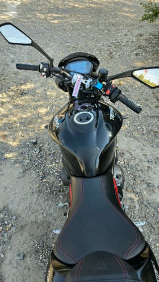 Triumph Street Triple 765R Negra y Roja