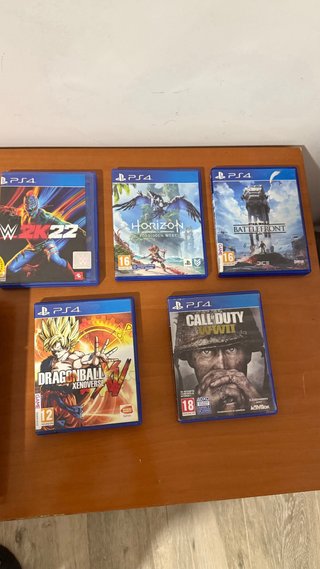 PS4 Fat 500GB + 5 Juegos + 2 Mandos