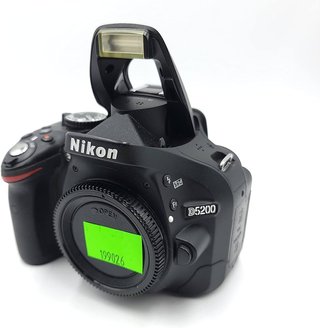 Nikon D5200 Cuerpo + Accesorios
