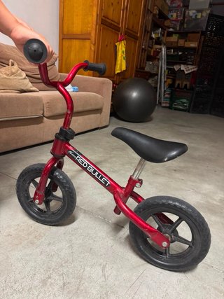 Bici de equilibrio roja Red Bullet