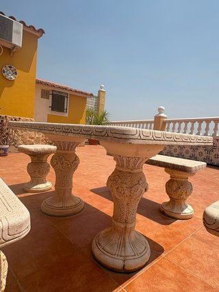 Conjunto Mesa y Bancos Piedra Jardín