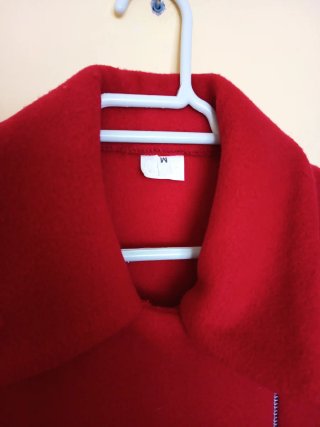 Cazadora roja corta