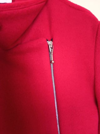 Cazadora roja corta