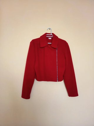 Cazadora roja corta