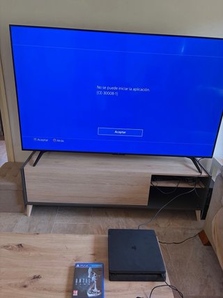 PS4 Slim 800 GB + Controller + Game (READ ERROR INFO)
