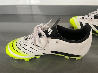 Botas de fútbol Adidas Predator