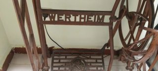Máquina de coser Wertheim antigua